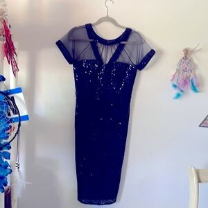 Maggie London  size 6 or EU 36 stunning blue beaded cocktail dress